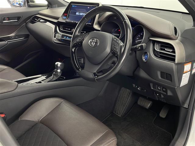 Ｃ－ＨＲ Ｇ　禁煙車　純正９型ナビ　ＣＤ　ＤＶＤ　ＢＴオーディオ　フルセグＴＶ　ＨＤＭＩ　バックカメラ　レーダークルーズコントロール　電子オートパーキング　ブラインドスポットモニター　クリアランスソナー　ＥＴＣ（17枚目）