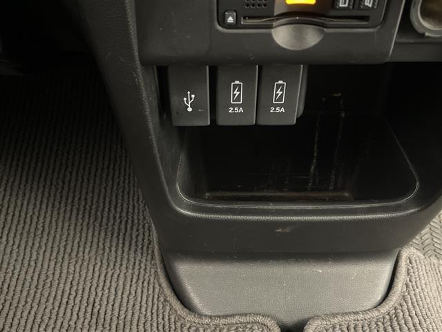 Ｎ－ＷＧＮカスタム Ｇ・ターボパッケージ　禁煙車　純正ナビＴＶ　バックカメラ　クルーズコントロール　ウインカードアミラー　ハーフレザーシート　純正エアロ　純正キセノンオートライト　純正フォグ　純正１４インチアルミ　プッシュエンジンスタート（8枚目）