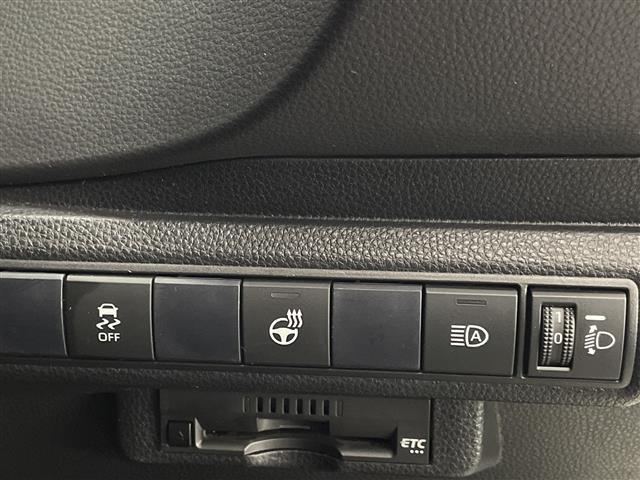 カローラツーリング ハイブリッド ダブルバイビー 禁煙 モデリスタフルエアロ トヨタセーフティーセンス ブラインドスポットモニター 純正9インチナビ フルセグTV バックカメラ ハーフレザーシート シートヒーター ハンドルヒーター ビルトインETC(6枚目)