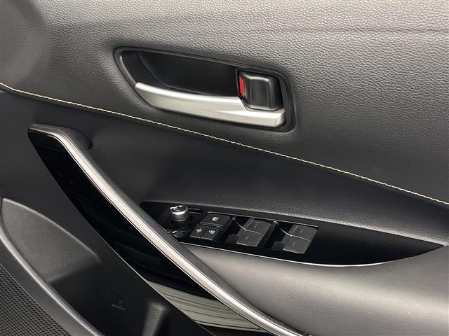 カローラツーリング ハイブリッド ダブルバイビー 禁煙 モデリスタフルエアロ トヨタセーフティーセンス ブラインドスポットモニター 純正9インチナビ フルセグTV バックカメラ ハーフレザーシート シートヒーター ハンドルヒーター ビルトインETC(15枚目)