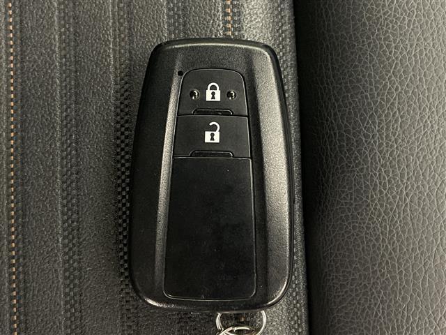 カローラツーリング ハイブリッド ダブルバイビー 禁煙 モデリスタフルエアロ トヨタセーフティーセンス ブラインドスポットモニター 純正9インチナビ フルセグTV バックカメラ ハーフレザーシート シートヒーター ハンドルヒーター ビルトインETC(40枚目)