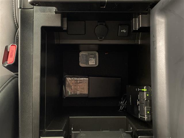 アルファード 2.5S Cパッケージ 禁煙車 サンルーフ トヨタセーフティセンス 純正ディスプレイオーディオナビTV CD DVD Bluetooth フルセグTV 純正リアフリップダウンモニター 純正ビルトインETC 純正ドラレコ(7枚目)