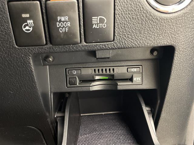 アルファード 2.5S Cパッケージ 禁煙車 サンルーフ トヨタセーフティセンス 純正ディスプレイオーディオナビTV CD DVD Bluetooth フルセグTV 純正リアフリップダウンモニター 純正ビルトインETC 純正ドラレコ(12枚目)