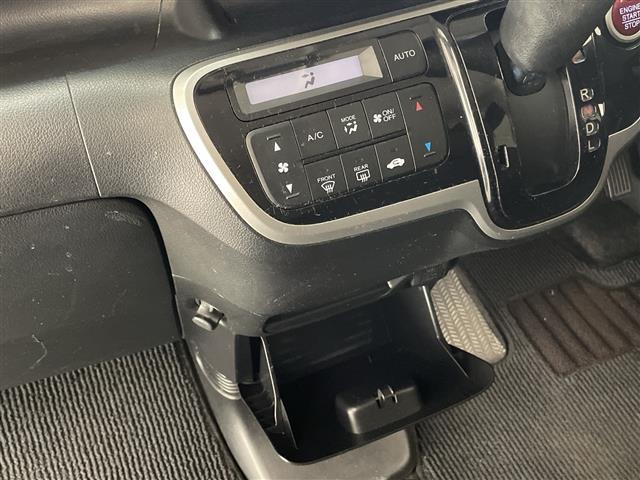 Ｎ－ＢＯＸカスタム Ｇ・Ｌパッケージ　禁煙車　純正メモリナビ　ＣＤ／ＵＳＢ／ＳＤ　バックカメラ　片側パワースライドドア　ＥＴＣ　ＨＩＤヘッドライト　オートライト　フォグランプ　純正１４インチアルミ　スマートキー☆プ（6枚目）
