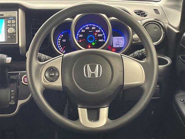 Ｎ－ＢＯＸカスタム Ｇ・Ｌパッケージ　禁煙車　純正メモリナビ　ＣＤ／ＵＳＢ／ＳＤ　バックカメラ　片側パワースライドドア　ＥＴＣ　ＨＩＤヘッドライト　オートライト　フォグランプ　純正１４インチアルミ　スマートキー☆プ（12枚目）