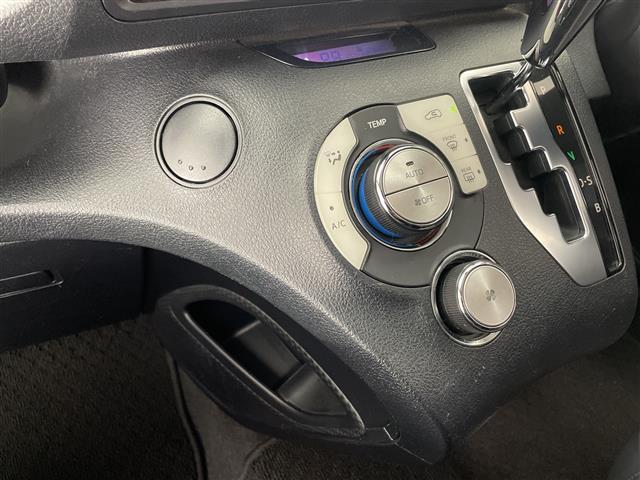シエンタ Ｇ　クエロ　禁煙車　社外８型ＳＤナビゲーション　フルセグ　Ｂｌｕｅｔｏｏｔｈ　ＣＤ　ＤＶＤ　両側電動スライドドア　ＥＴＣ　ドライブレコーダー　セーフティセンス　プリクラッシュセーフティシステム　オートハイビーム（8枚目）