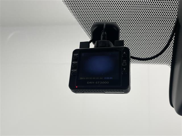 シエンタ Ｇ　クエロ　禁煙車　社外８型ＳＤナビゲーション　フルセグ　Ｂｌｕｅｔｏｏｔｈ　ＣＤ　ＤＶＤ　両側電動スライドドア　ＥＴＣ　ドライブレコーダー　セーフティセンス　プリクラッシュセーフティシステム　オートハイビーム（10枚目）