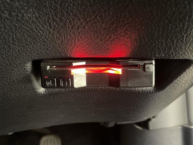 シエンタ Ｇ　クエロ　禁煙車　社外８型ＳＤナビゲーション　フルセグ　Ｂｌｕｅｔｏｏｔｈ　ＣＤ　ＤＶＤ　両側電動スライドドア　ＥＴＣ　ドライブレコーダー　セーフティセンス　プリクラッシュセーフティシステム　オートハイビーム（12枚目）