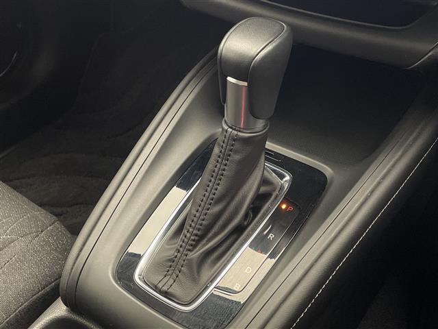 ヴェゼル ｅ：ＨＥＶ　Ｘ　バックカメラ　ＥＴＣ　純正１６インチアルミ　純正ＬＥＤオートライト　フロアマット　アダプティブクルーズコントロール　レーンディパーチャーアラート　オートマチックハイビーム　ダウンヒル（7枚目）