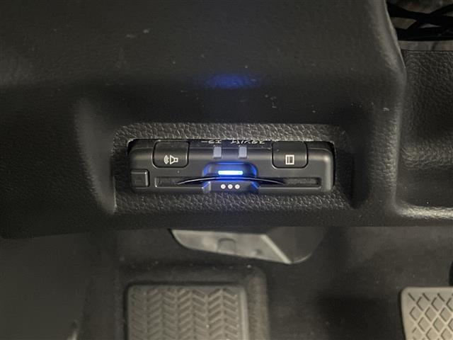 ヴェゼル ｅ：ＨＥＶ　Ｘ　バックカメラ　ＥＴＣ　純正１６インチアルミ　純正ＬＥＤオートライト　フロアマット　アダプティブクルーズコントロール　レーンディパーチャーアラート　オートマチックハイビーム　ダウンヒル（9枚目）