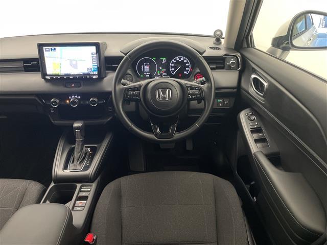 ヴェゼル ｅ：ＨＥＶ　Ｘ　バックカメラ　ＥＴＣ　純正１６インチアルミ　純正ＬＥＤオートライト　フロアマット　アダプティブクルーズコントロール　レーンディパーチャーアラート　オートマチックハイビーム　ダウンヒル（10枚目）