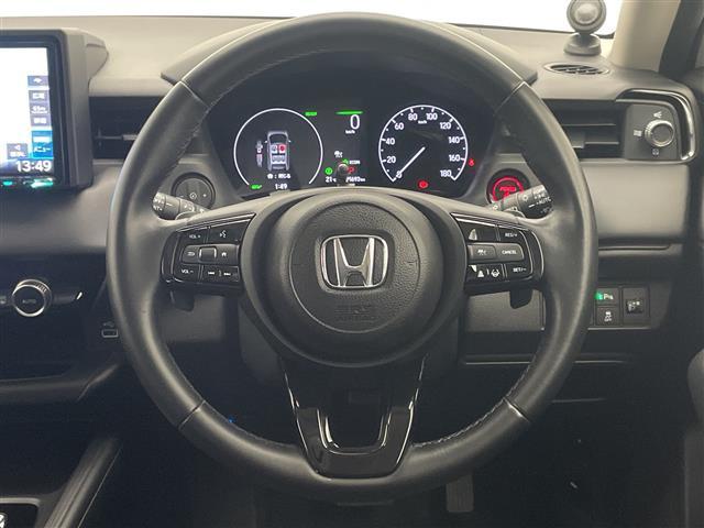 ヴェゼル ｅ：ＨＥＶ　Ｘ　バックカメラ　ＥＴＣ　純正１６インチアルミ　純正ＬＥＤオートライト　フロアマット　アダプティブクルーズコントロール　レーンディパーチャーアラート　オートマチックハイビーム　ダウンヒル（11枚目）