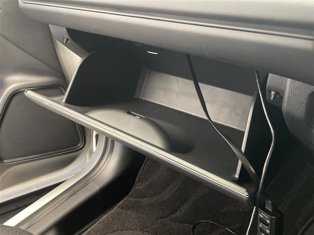 ヴェゼル ｅ：ＨＥＶ　Ｘ　バックカメラ　ＥＴＣ　純正１６インチアルミ　純正ＬＥＤオートライト　フロアマット　アダプティブクルーズコントロール　レーンディパーチャーアラート　オートマチックハイビーム　ダウンヒル（17枚目）