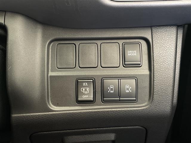 セレナ ｅ－パワー　ハイウェイスターＶ　禁煙車　純正９型ＳＤナビ　アラウンドビューモニター　スマートキースペア１本　プロパイロット　エマージェンシーブレーキ　コーナーセンサー　ブラインドスポット　両側パワスラ　デジタルインナーミラー　ＥＴＣ（5枚目）