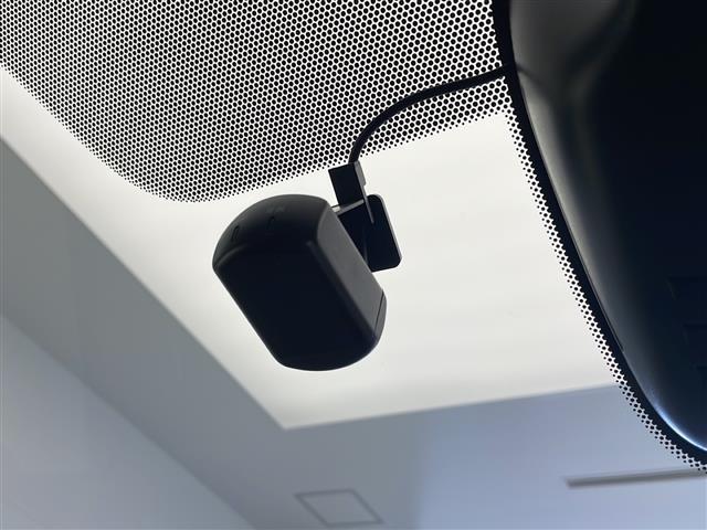 セレナ ｅ－パワー　ハイウェイスターＶ　禁煙車　純正９型ＳＤナビ　アラウンドビューモニター　スマートキースペア１本　プロパイロット　エマージェンシーブレーキ　コーナーセンサー　ブラインドスポット　両側パワスラ　デジタルインナーミラー　ＥＴＣ（8枚目）