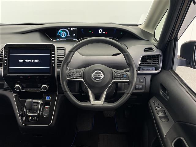 セレナ ｅ－パワー　ハイウェイスターＶ　禁煙車　純正９型ＳＤナビ　アラウンドビューモニター　スマートキースペア１本　プロパイロット　エマージェンシーブレーキ　コーナーセンサー　ブラインドスポット　両側パワスラ　デジタルインナーミラー　ＥＴＣ（11枚目）