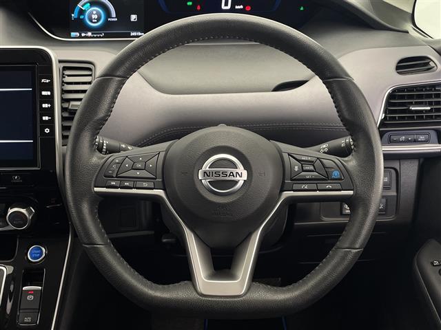 セレナ ｅ－パワー　ハイウェイスターＶ　禁煙車　純正９型ＳＤナビ　アラウンドビューモニター　スマートキースペア１本　プロパイロット　エマージェンシーブレーキ　コーナーセンサー　ブラインドスポット　両側パワスラ　デジタルインナーミラー　ＥＴＣ（12枚目）