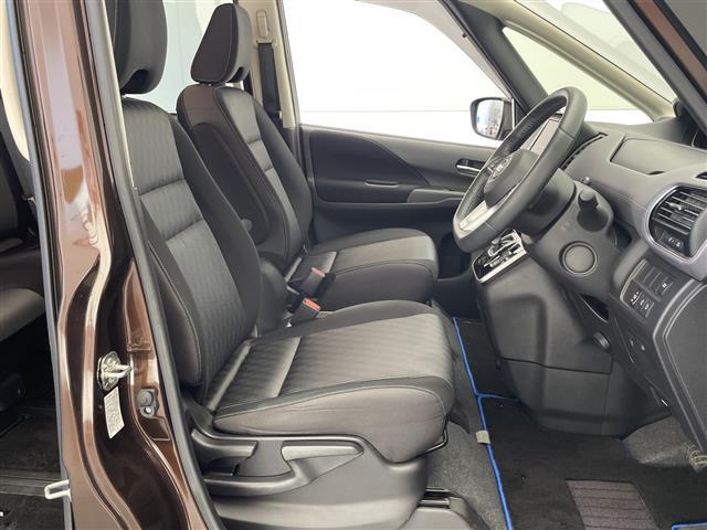 セレナ ｅ－パワー　ハイウェイスターＶ　禁煙車　純正９型ＳＤナビ　アラウンドビューモニター　スマートキースペア１本　プロパイロット　エマージェンシーブレーキ　コーナーセンサー　ブラインドスポット　両側パワスラ　デジタルインナーミラー　ＥＴＣ（17枚目）