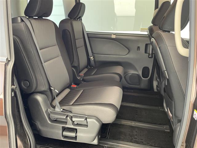 セレナ ｅ－パワー　ハイウェイスターＶ　禁煙車　純正９型ＳＤナビ　アラウンドビューモニター　スマートキースペア１本　プロパイロット　エマージェンシーブレーキ　コーナーセンサー　ブラインドスポット　両側パワスラ　デジタルインナーミラー　ＥＴＣ（19枚目）