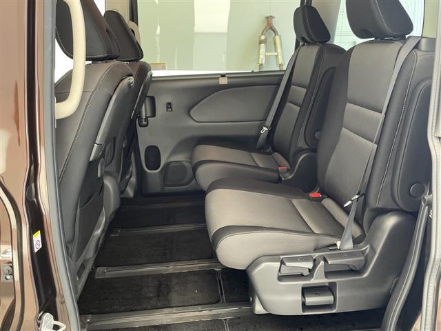 セレナ ｅ－パワー　ハイウェイスターＶ　禁煙車　純正９型ＳＤナビ　アラウンドビューモニター　スマートキースペア１本　プロパイロット　エマージェンシーブレーキ　コーナーセンサー　ブラインドスポット　両側パワスラ　デジタルインナーミラー　ＥＴＣ（20枚目）