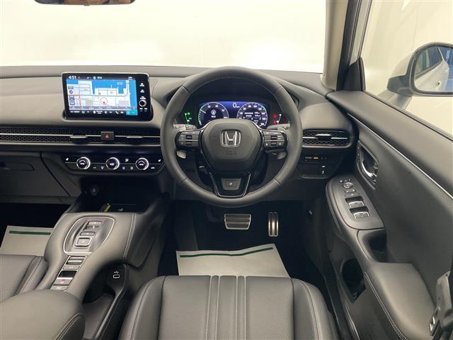 ＺＲ－Ｖ ｅ：ＨＥＶ　Ｚ　禁煙　ホンダセンシング　ブラインドスポットインフォメーション　ＢＯＳＥサウンド　純正９インチナビ　フルセグＴＶ　マルチビューカメラシステム　黒本革シート　シートヒーター　パワーシート　電動リアゲート（12枚目）