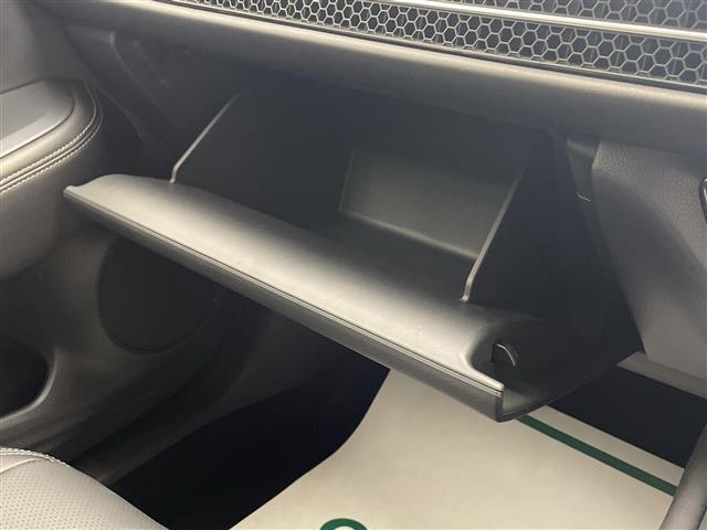 ＺＲ－Ｖ ｅ：ＨＥＶ　Ｚ　禁煙　ホンダセンシング　ブラインドスポットインフォメーション　ＢＯＳＥサウンド　純正９インチナビ　フルセグＴＶ　マルチビューカメラシステム　黒本革シート　シートヒーター　パワーシート　電動リアゲート（16枚目）