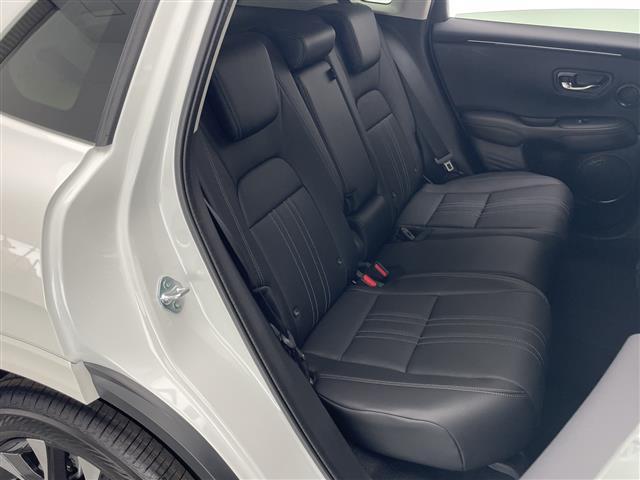 ＺＲ－Ｖ ｅ：ＨＥＶ　Ｚ　禁煙　ホンダセンシング　ブラインドスポットインフォメーション　ＢＯＳＥサウンド　純正９インチナビ　フルセグＴＶ　マルチビューカメラシステム　黒本革シート　シートヒーター　パワーシート　電動リアゲート（20枚目）
