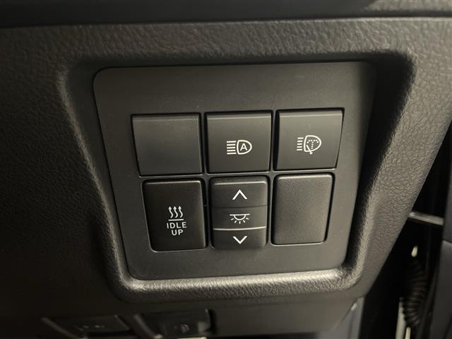 ランドクルーザープラド TX Lパッケージ 禁煙車 トヨタセーフティセンス 純正8型ナビTV バックカメラ サンルーフ 黒本革シート 3列シート7人乗り アダプティブクルーズコントロール パワーシート エアシート プッシュエンジンスタート(6枚目)