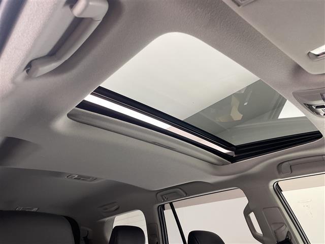 ランドクルーザープラド TX Lパッケージ 禁煙車 トヨタセーフティセンス 純正8型ナビTV バックカメラ サンルーフ 黒本革シート 3列シート7人乗り アダプティブクルーズコントロール パワーシート エアシート プッシュエンジンスタート(25枚目)