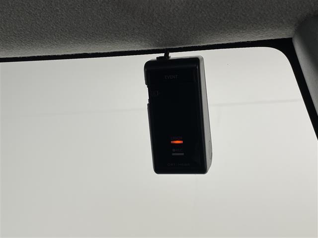 ルーミー Ｘ　純正ナビ　Ｂｌｕｅｔｏｏｔｈ　ワンセグＴＶ　ＣＤ　Ｄ／Ｎ席シートヒーター　　コーナセンサー　片側パワースライドドア　衝突被害軽減ブレーキシステム　横滑り防止機能　ドライブレコーダー　スペアキー　ＥＴＣ（8枚目）