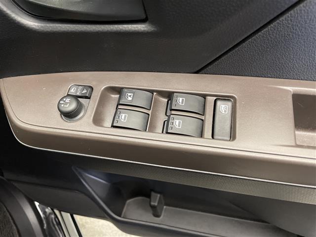 ルーミー Ｘ　純正ナビ　Ｂｌｕｅｔｏｏｔｈ　ワンセグＴＶ　ＣＤ　Ｄ／Ｎ席シートヒーター　　コーナセンサー　片側パワースライドドア　衝突被害軽減ブレーキシステム　横滑り防止機能　ドライブレコーダー　スペアキー　ＥＴＣ（15枚目）