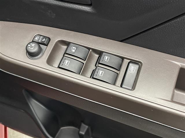 ルーミー G 禁煙車 衝突被害軽減ブレーキ 純正ナビTV バックカメラ 両側電動スライドドア クリアランスソナー オートマチックハイビーム オートエアコン スマートキー プッシュエンジンスタート ドライブレコーダー(15枚目)