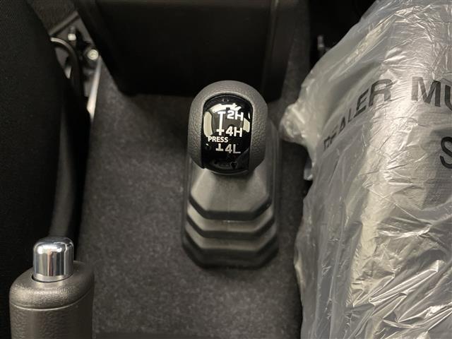 ジムニー XC 禁煙車 純正フロアマット シートヒーター デュアルセンサーブレーキサポート 車線逸脱警報 ハイビームアシスト パーキングソナー 誤発進抑制機能 クルーズコントロール ダウンヒルアシストコント(6枚目)