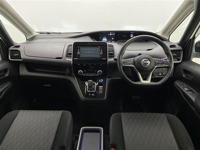 セレナ e-パワー ハイウェイスターV 禁煙車 プロパイロット エマージェンシーブレーキ LDW LDP BSW BSI 速度標識表示 道路標識 コーナーセンサー 純正ナビ フルセグTV フリップダウンモニター 両側パワースライドドアETC(2枚目)