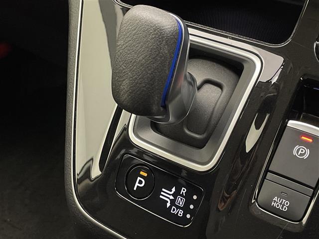 セレナ e-パワー ハイウェイスターV 禁煙車 プロパイロット エマージェンシーブレーキ LDW LDP BSW BSI 速度標識表示 道路標識 コーナーセンサー 純正ナビ フルセグTV フリップダウンモニター 両側パワースライドドアETC(7枚目)