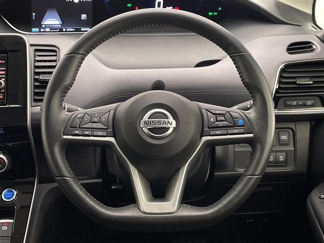 セレナ e-パワー ハイウェイスターV 禁煙車 プロパイロット エマージェンシーブレーキ LDW LDP BSW BSI 速度標識表示 道路標識 コーナーセンサー 純正ナビ フルセグTV フリップダウンモニター 両側パワースライドドアETC(11枚目)