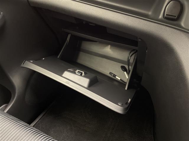 セレナ e-パワー ハイウェイスターV 禁煙車 プロパイロット エマージェンシーブレーキ LDW LDP BSW BSI 速度標識表示 道路標識 コーナーセンサー 純正ナビ フルセグTV フリップダウンモニター 両側パワースライドドアETC(14枚目)