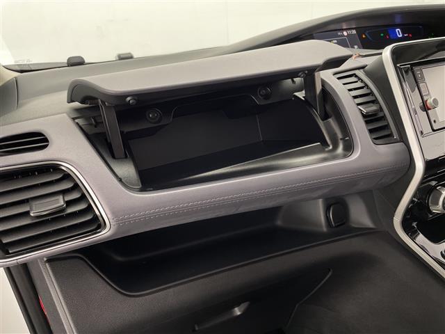 セレナ e-パワー ハイウェイスターV 禁煙車 プロパイロット エマージェンシーブレーキ LDW LDP BSW BSI 速度標識表示 道路標識 コーナーセンサー 純正ナビ フルセグTV フリップダウンモニター 両側パワースライドドアETC(15枚目)