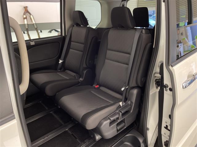 セレナ e-パワー ハイウェイスターV 禁煙車 プロパイロット エマージェンシーブレーキ LDW LDP BSW BSI 速度標識表示 道路標識 コーナーセンサー 純正ナビ フルセグTV フリップダウンモニター 両側パワースライドドアETC(20枚目)