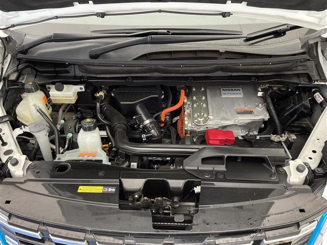 セレナ e-パワー ハイウェイスターV 禁煙車 プロパイロット エマージェンシーブレーキ LDW LDP BSW BSI 速度標識表示 道路標識 コーナーセンサー 純正ナビ フルセグTV フリップダウンモニター 両側パワースライドドアETC(35枚目)