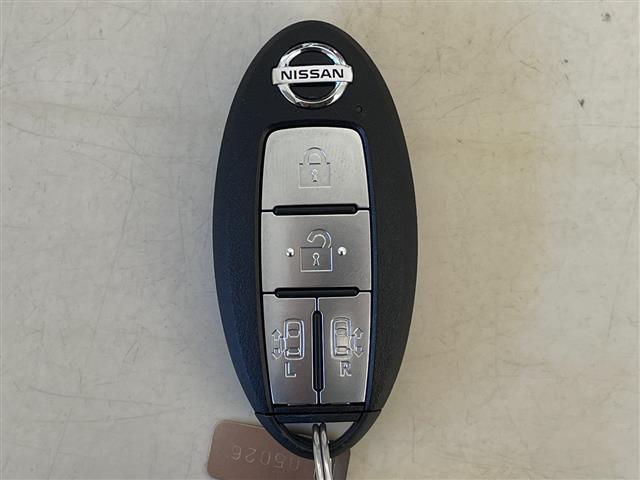 セレナ e-パワー ハイウェイスターV 禁煙車 プロパイロット エマージェンシーブレーキ LDW LDP BSW BSI 速度標識表示 道路標識 コーナーセンサー 純正ナビ フルセグTV フリップダウンモニター 両側パワースライドドアETC(40枚目)