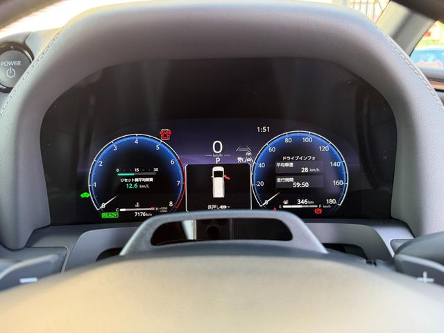 アルファードハイブリッド Ｚ　モデリスタエアロ　１３．２型後席モニター　カラーＨＵＤ　デジタルインナーミラー　左右独立ムーンルーフ　パノラミックビューモニター　トヨタチームメイト　アドバンストパーク　ユニバーサルステップ　禁煙車（18枚目）