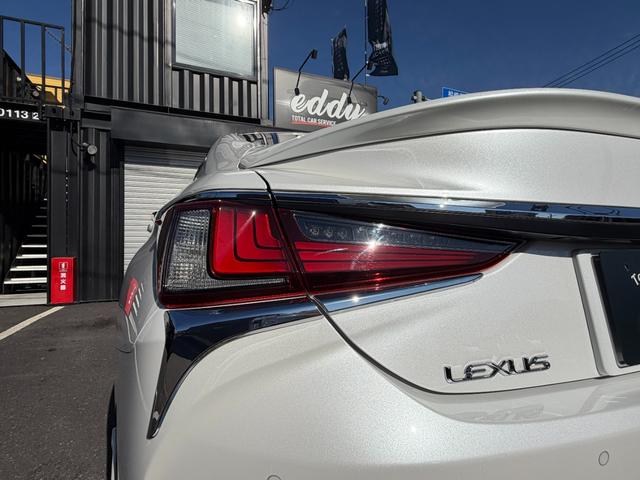 ＥＳ ＥＳ３００ｈ　バージョンＬ　エイムゲインエアロ　社外２０インチＡＷ　サンルーフ　黒革シート　３眼ＬＥＤライト　カラーＨＵＤ　ＢＳＭ　レクサスセーフティ　純正ナビ　パノラマミックビューモニター　後席リクライニング　後席サンシェード（39枚目）