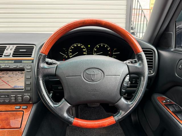 セルシオ B仕様 eRバージョン 純正202ブラック サンルーフ 黒革シート 純正OPメッキAW 寒冷地仕様 バックフォグ タイミングベルト交換済 エンジンスターター 純正マルチ ETC クルーズコントロール コンビハンドル HID(14枚目)