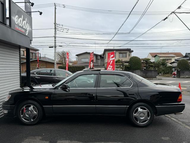 セルシオ B仕様 eRバージョン 純正202ブラック サンルーフ 黒革シート 純正OPメッキAW 寒冷地仕様 バックフォグ タイミングベルト交換済 エンジンスターター 純正マルチ ETC クルーズコントロール コンビハンドル HID(42枚目)