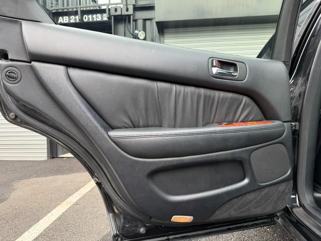 セルシオ B仕様 eRバージョン 純正202ブラック サンルーフ 黒革シート 純正OPメッキAW 寒冷地仕様 バックフォグ タイミングベルト交換済 エンジンスターター 純正マルチ ETC クルーズコントロール コンビハンドル HID(55枚目)