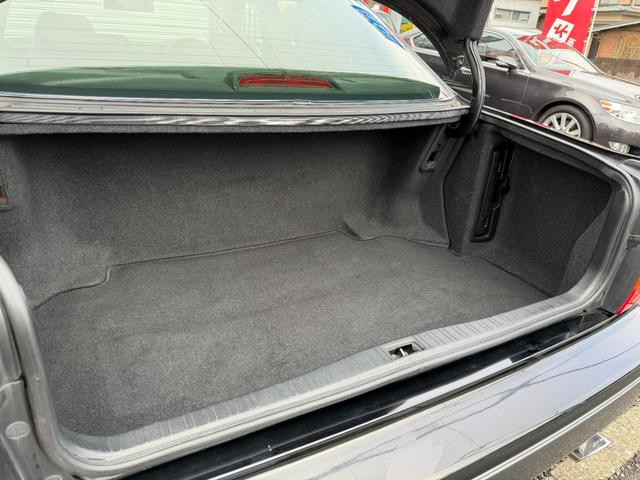 セルシオ B仕様 eRバージョン 純正202ブラック サンルーフ 黒革シート 純正OPメッキAW 寒冷地仕様 バックフォグ タイミングベルト交換済 エンジンスターター 純正マルチ ETC クルーズコントロール コンビハンドル HID(56枚目)