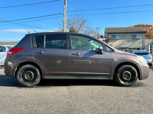 ティーダ １８Ｇ　フォグライト　電動格納ミラー　オートエアコン　半革シート　社外アルミホイール　ＥＴＣ　パワーステアリング　パワーウインドウ（10枚目）