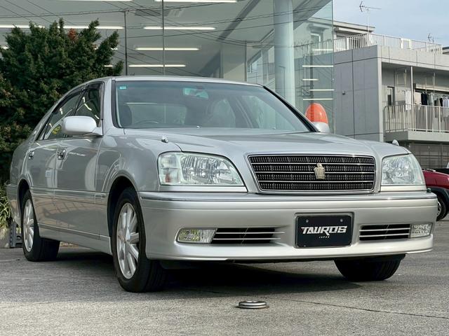 クラウン ロイヤルサルーン　プレミアム　ナビ／ＥＴＣ／クルーズコントロール／オートライト／電格ミラー／前席パワーシート／後席パワーシート／パワーウィンドウ／パワーステアリング／シガーソケット／純正アルミホイール（7枚目）