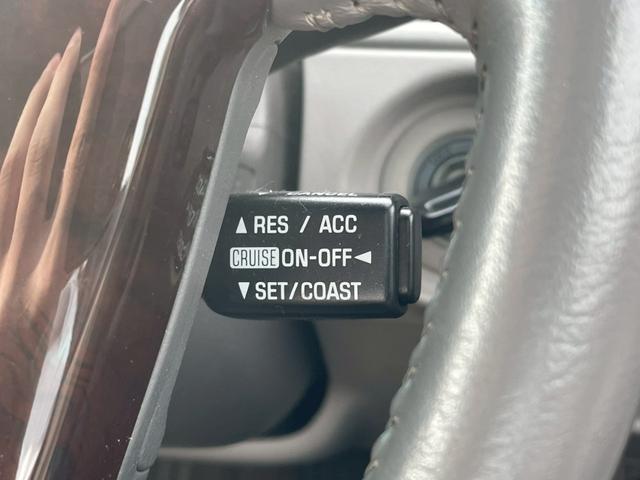 クラウン ロイヤルサルーン　プレミアム　ナビ／ＥＴＣ／クルーズコントロール／オートライト／電格ミラー／前席パワーシート／後席パワーシート／パワーウィンドウ／パワーステアリング／シガーソケット／純正アルミホイール（38枚目）